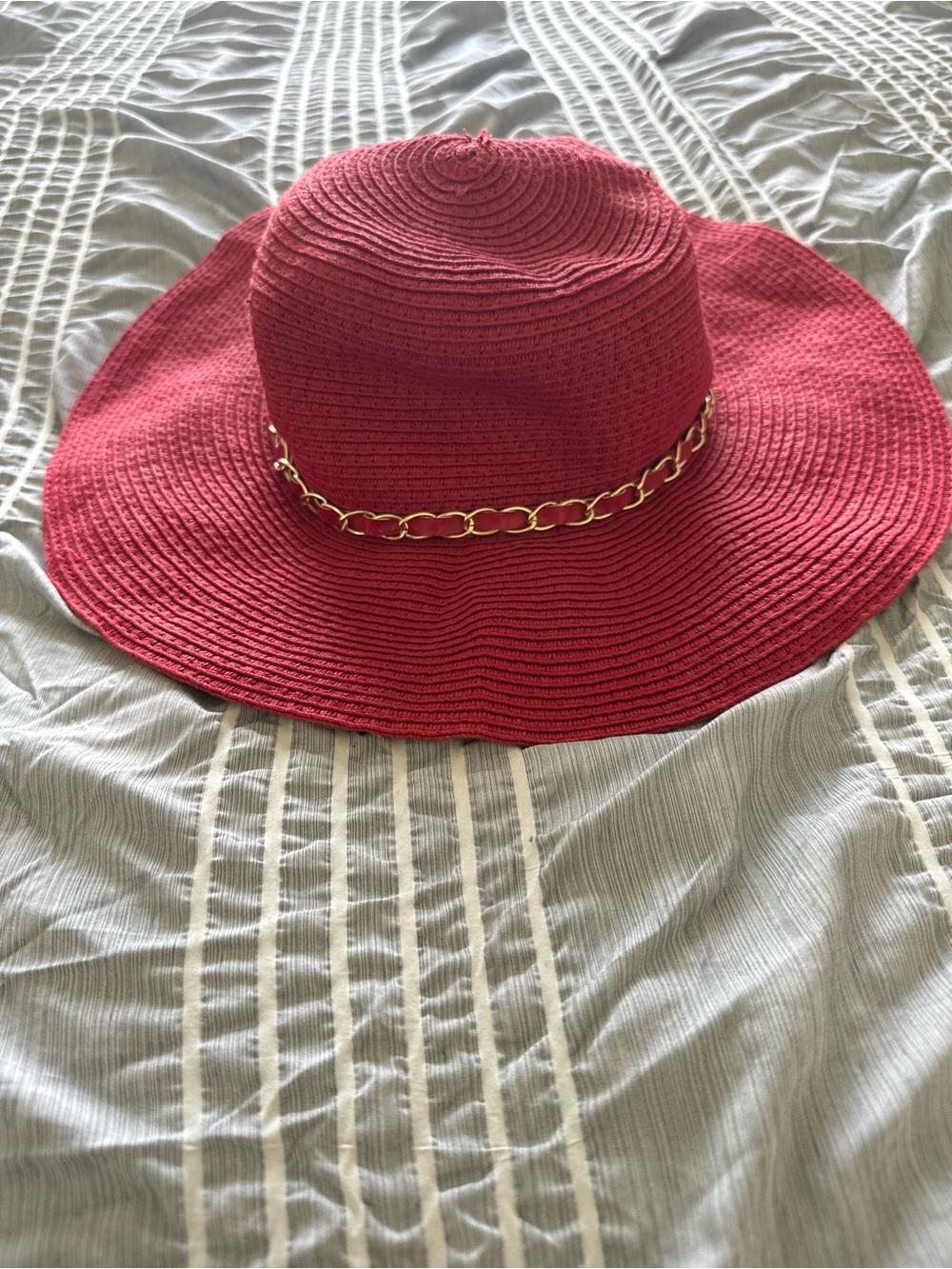 Stylish Red Wide-Brim Sun Hat with Gold Chain Accent